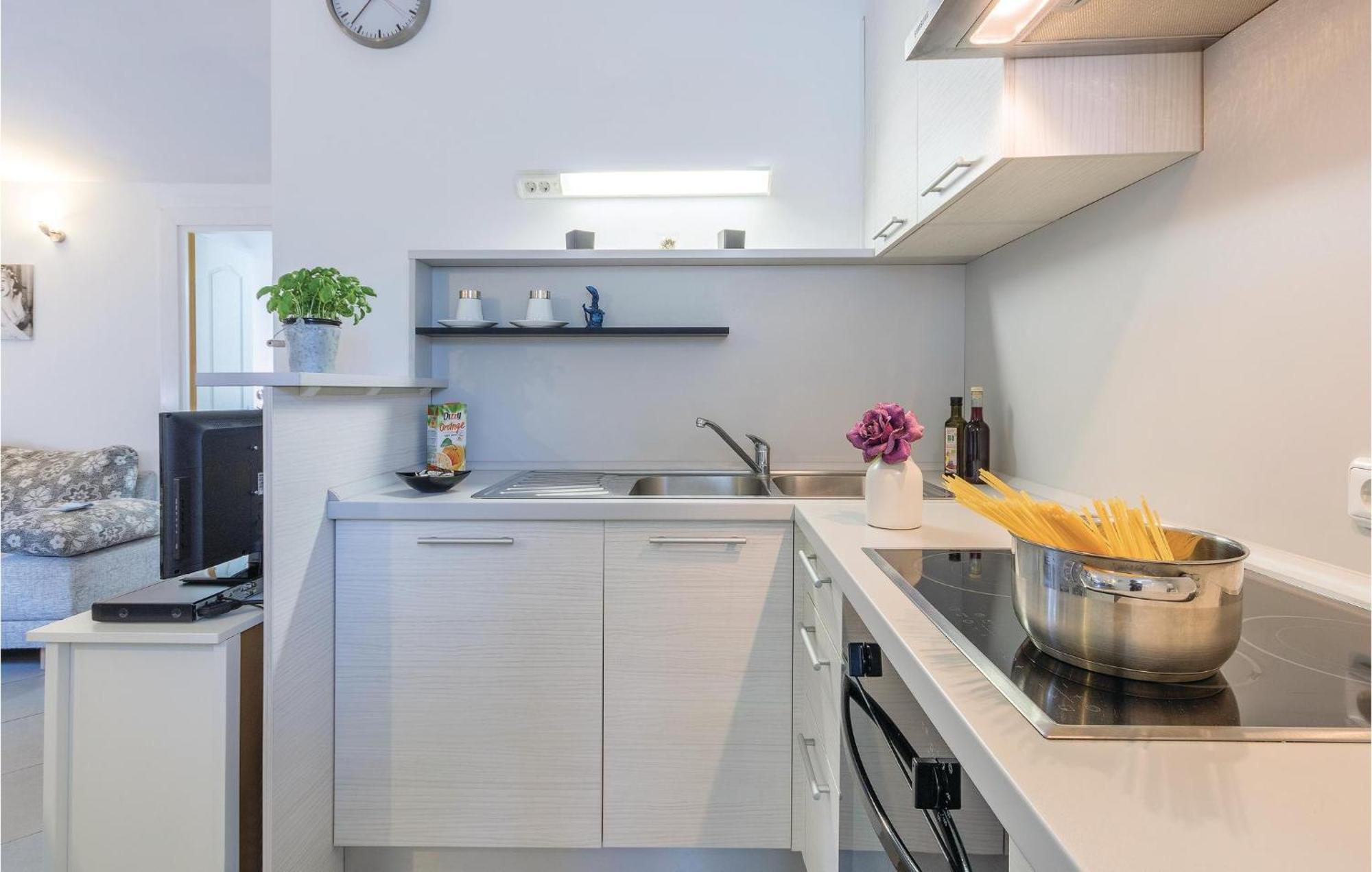 Amazing Apartment In Medulin With Wifi Exterior foto