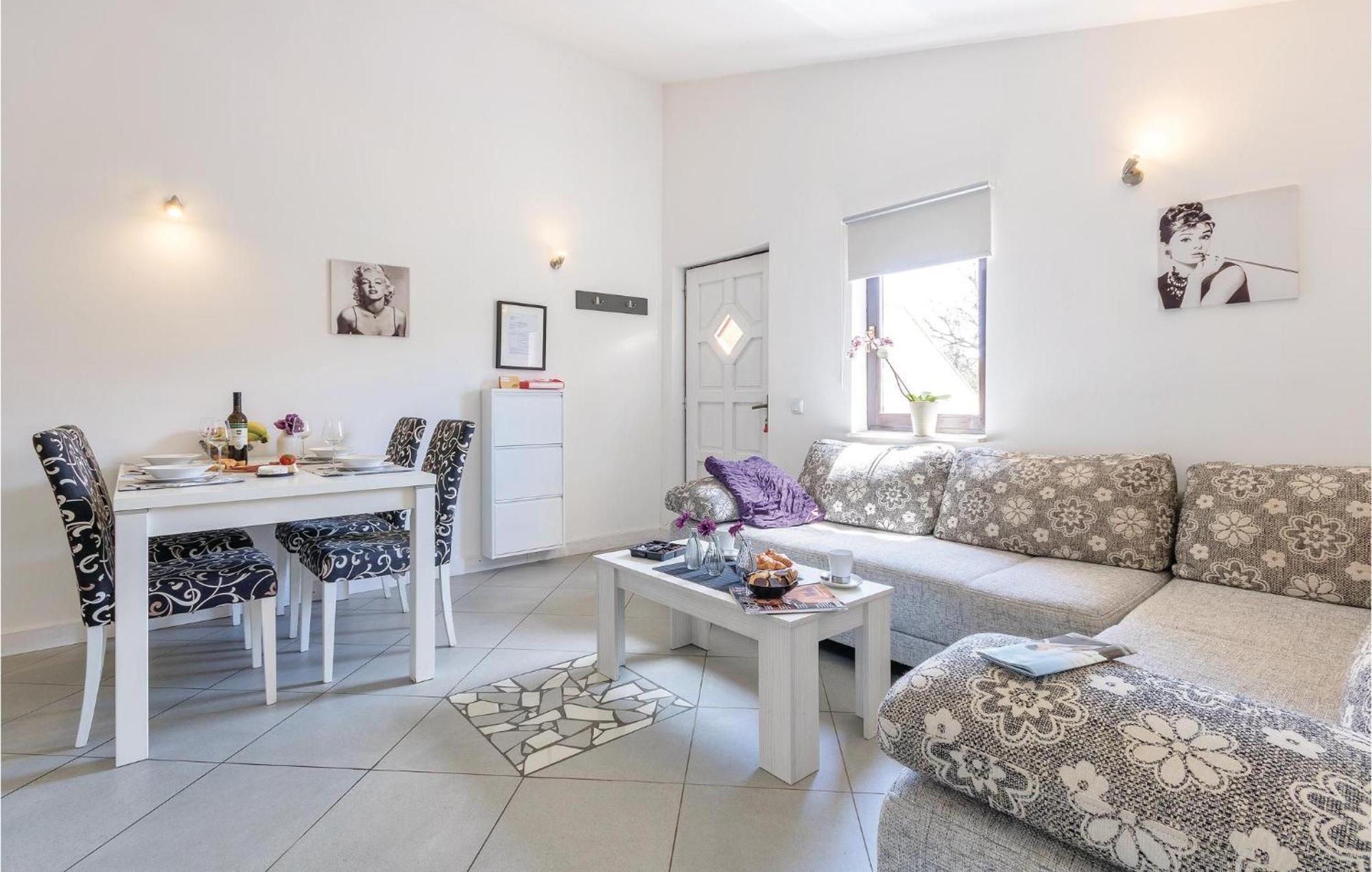 Amazing Apartment In Medulin With Wifi Exterior foto